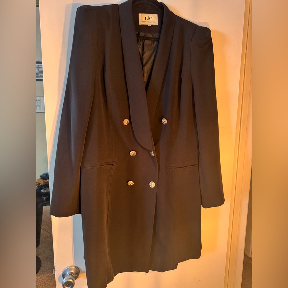 Elegant Black Double-Breasted Women's Coat